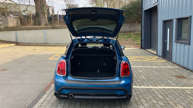 MINI Hatchback 1.5 Cooper Exclusive Premium Plus 5dr Auto Petrol Hatchback